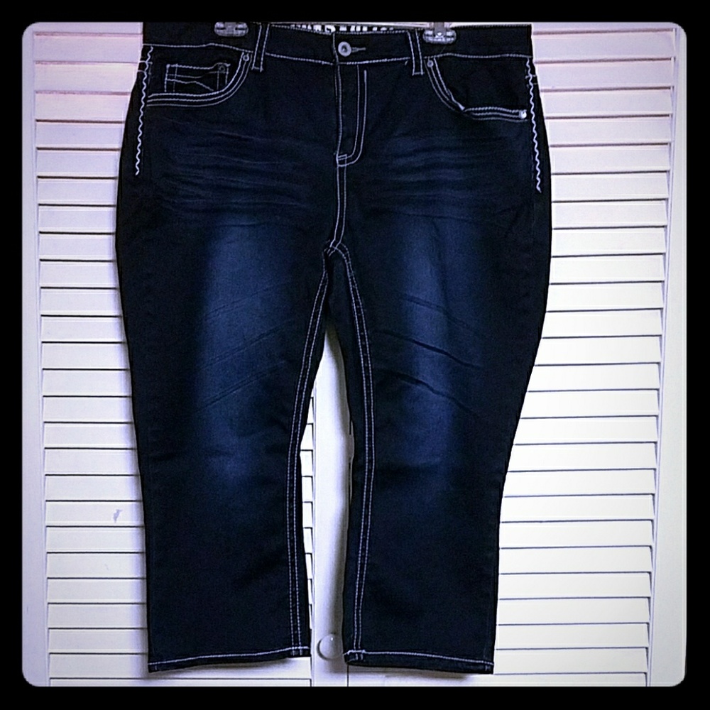 Hydraulic Lola Capris